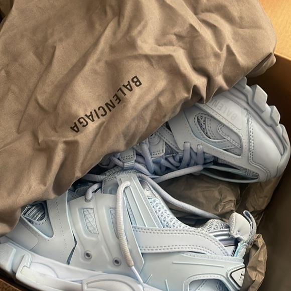 Gently used Balenciaga sneakers - Picture 7 of 9